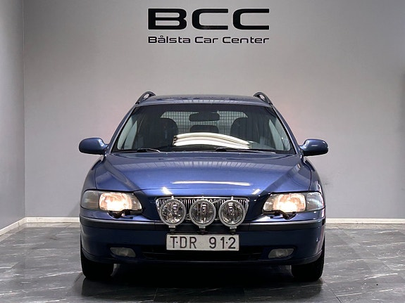 Volvo V70 3 of 21
