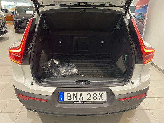 Volvo EX40 13 of 14