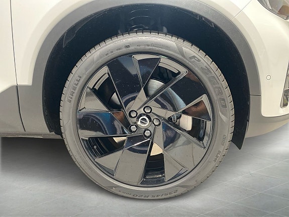 Volvo EX40 9 of 14