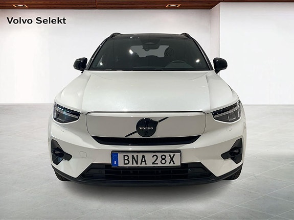 Volvo EX40 8 of 14