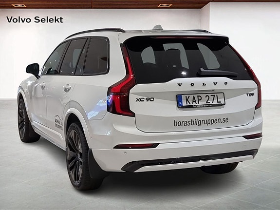 Volvo XC90 2 of 18