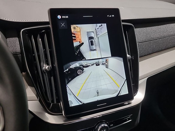 Volvo XC90 14 of 18
