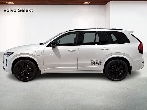 Volvo XC90 3 of 18