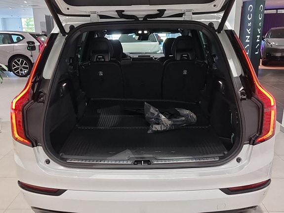 Volvo XC90 13 of 18