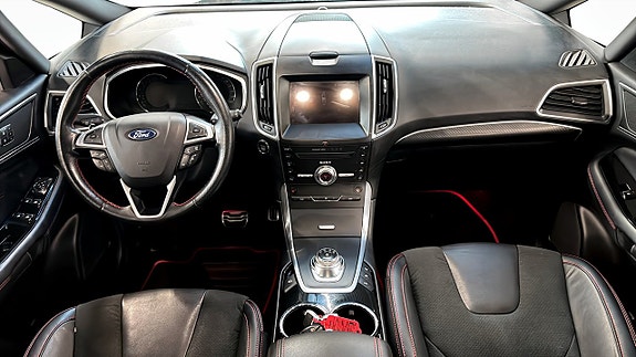 Ford S-MAX 4 of 18
