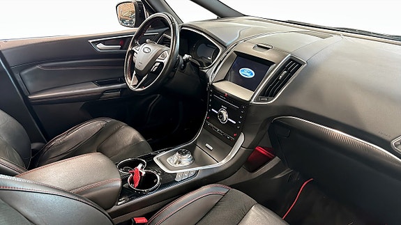 Ford S-MAX 3 of 18