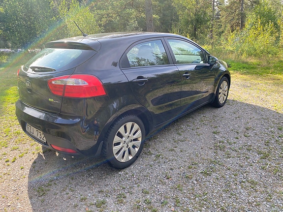 Kia Rio 3 of 8