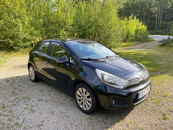 Kia Rio 2 of 8