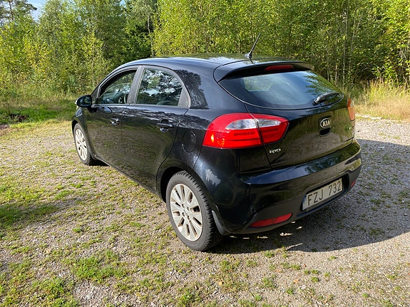 Kia Rio 4 of 8