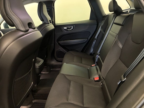 Volvo XC60 16 of 19