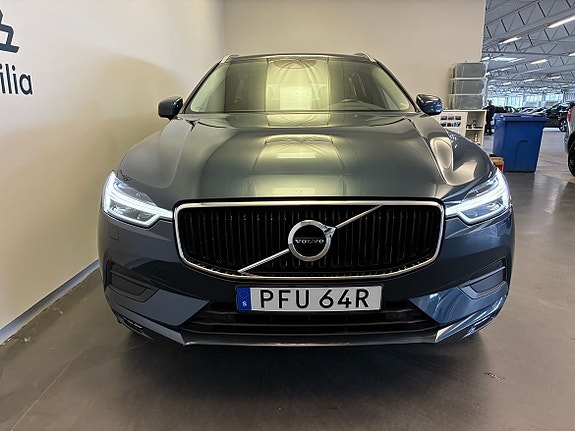 Volvo XC60 2 of 19