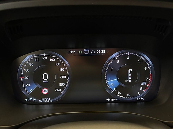 Volvo XC60 14 of 19
