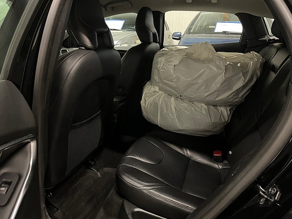 Volvo V40 9 of 14