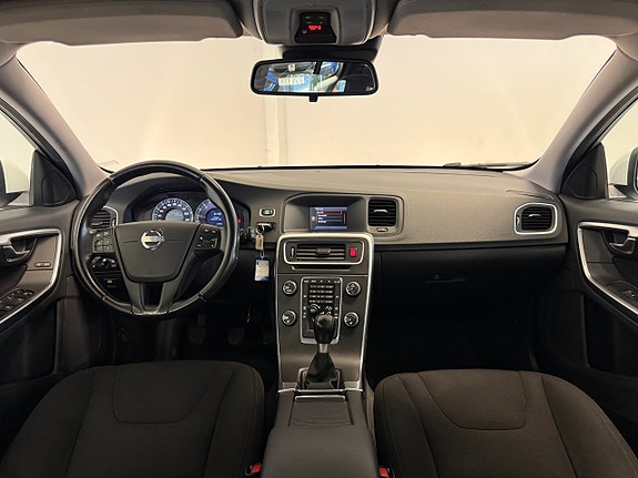 Volvo V60 5 of 14