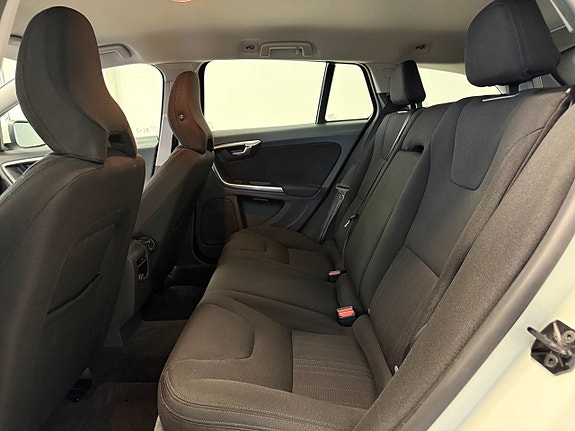 Volvo V60 7 of 14