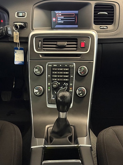 Volvo V60 9 of 14