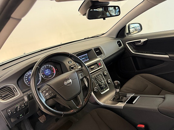 Volvo V60 12 of 14