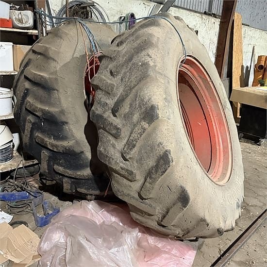 Goodyear 20.8 R 42 - Tvillingehjul / Twin wheels 2 of 6