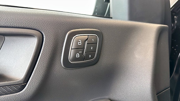 Ford Kuga 14 of 23
