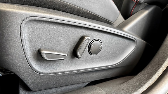 Ford Kuga 13 of 23