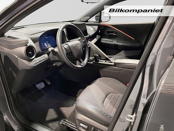 Toyota C-HR 7 of 12