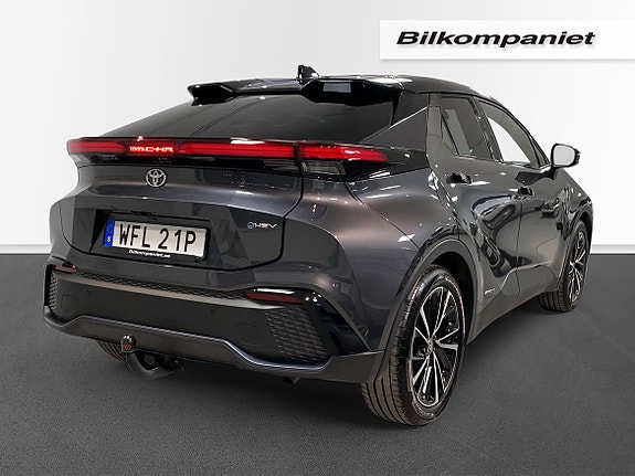 Toyota C-HR 4 of 12