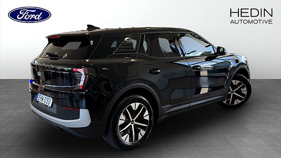 Ford Explorer 2 of 21