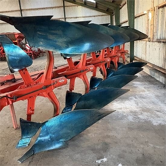 Kuhn Varimaster 152 - 5 furet liftophængt vendeplov / lift m 3 of 22