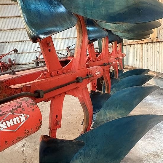 Kuhn Varimaster 152 - 5 furet liftophængt vendeplov / lift m 4 of 22