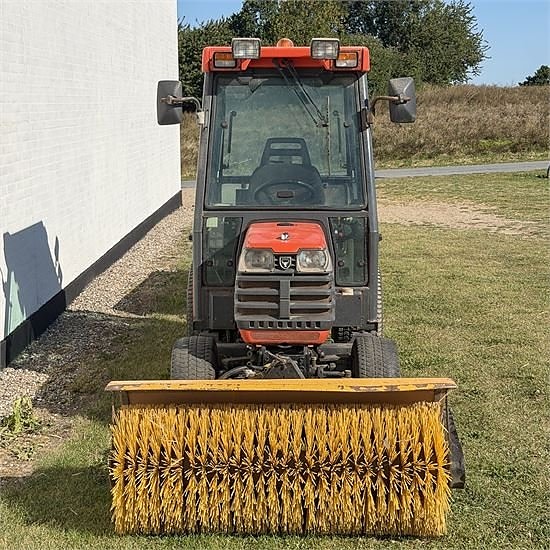 Kubota B2100 - Med kost og tip trailer / with broom and tipt 5 of 30