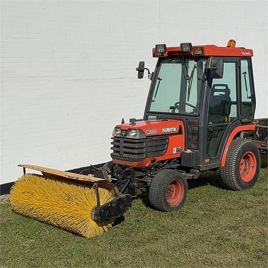 Kubota B2100 - Med kost og tip trailer / with broom and tipt 3 of 30