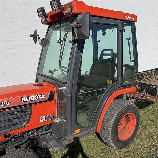 Kubota B2100 - Med kost og tip trailer / with broom and tipt 19 of 30