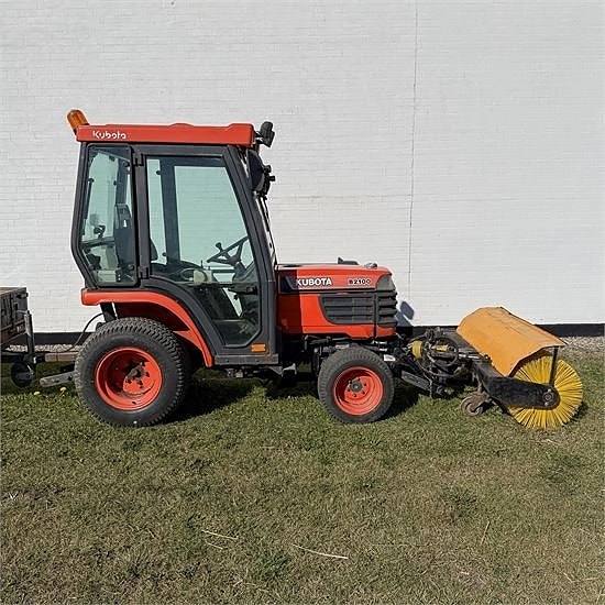 Kubota B2100 - Med kost og tip trailer / with broom and tipt 10 of 30