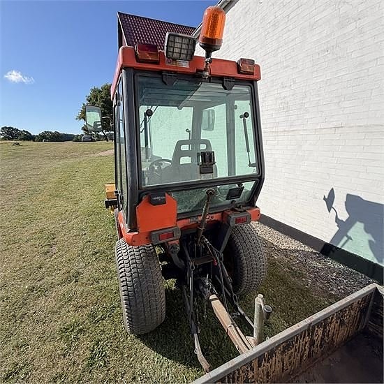 Kubota B2100 - Med kost og tip trailer / with broom and tipt 12 of 30