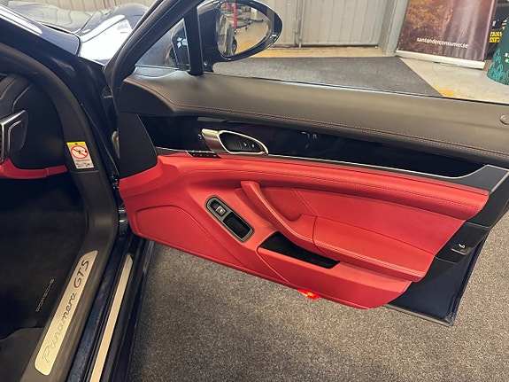 Porsche Panamera GTS 11 of 28