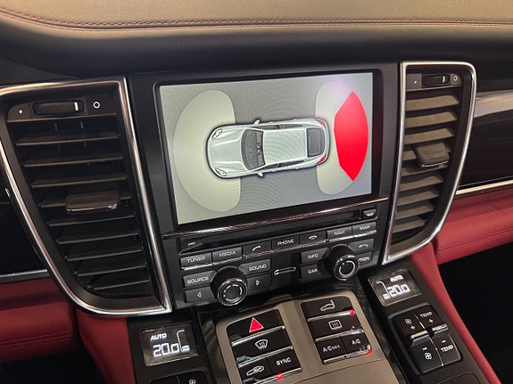 Porsche Panamera GTS 21 of 28