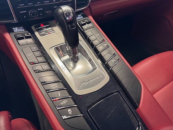 Porsche Panamera GTS 16 of 28