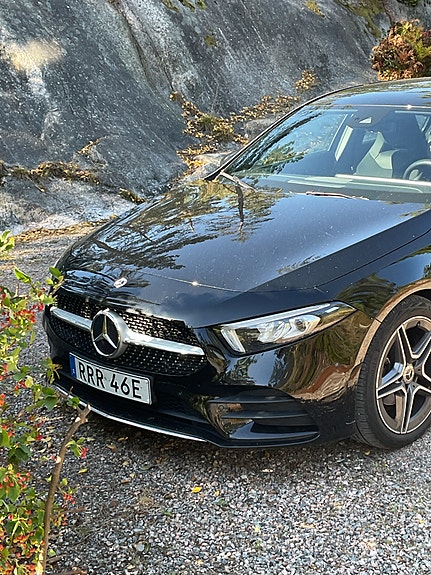 Mercedes-Benz A180 3 of 5