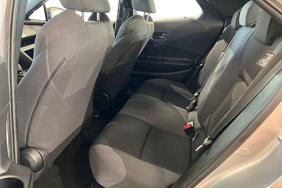 Toyota C-HR 13 of 21