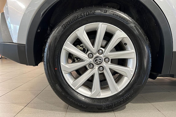 Toyota C-HR 17 of 21