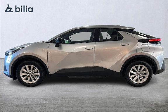 Toyota C-HR 3 of 21