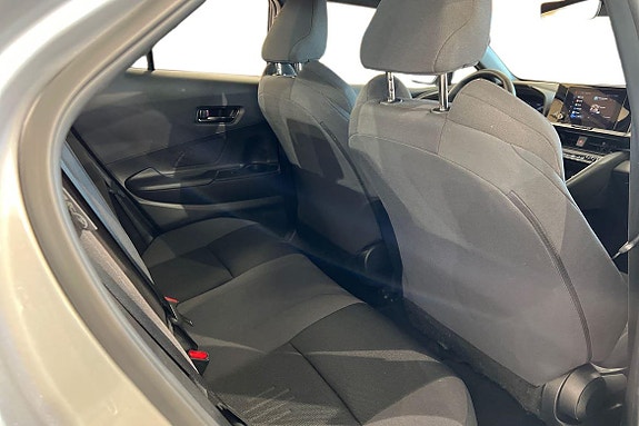 Toyota C-HR 9 of 21