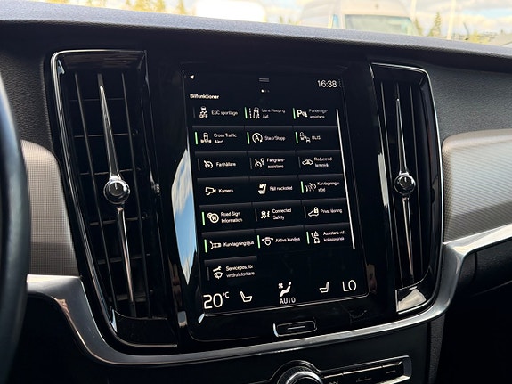Volvo V90 21 of 29