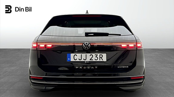 Volkswagen Passat 5 of 19