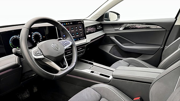 Volkswagen Passat 7 of 19