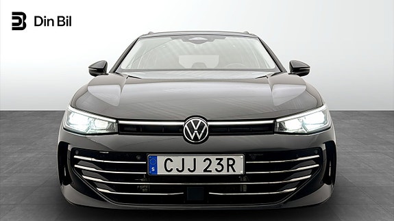 Volkswagen Passat 4 of 19