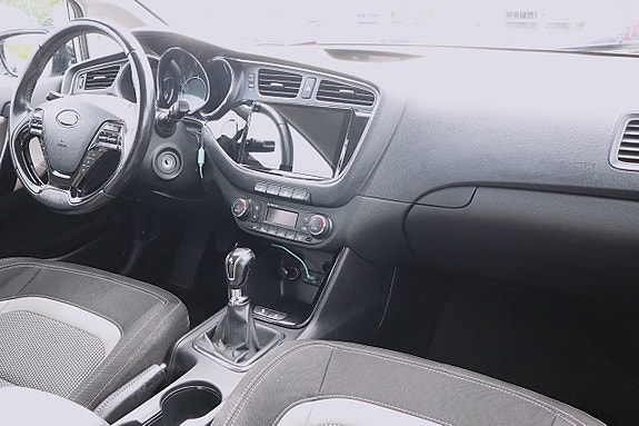Kia Ceed 12 of 19