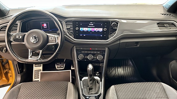 Volkswagen T-Roc 10 of 15