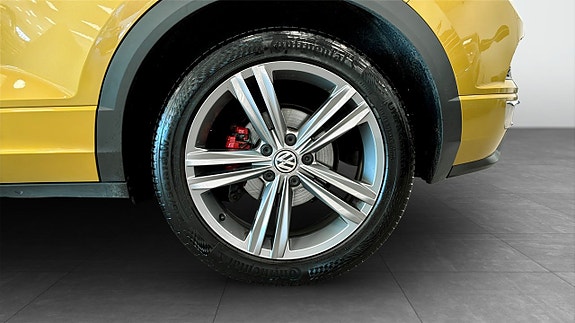 Volkswagen T-Roc 6 of 15