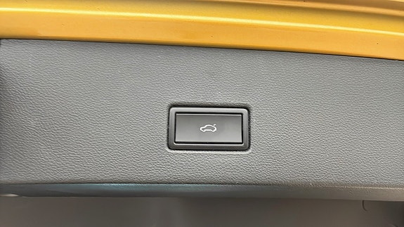 Volkswagen T-Roc 13 of 15